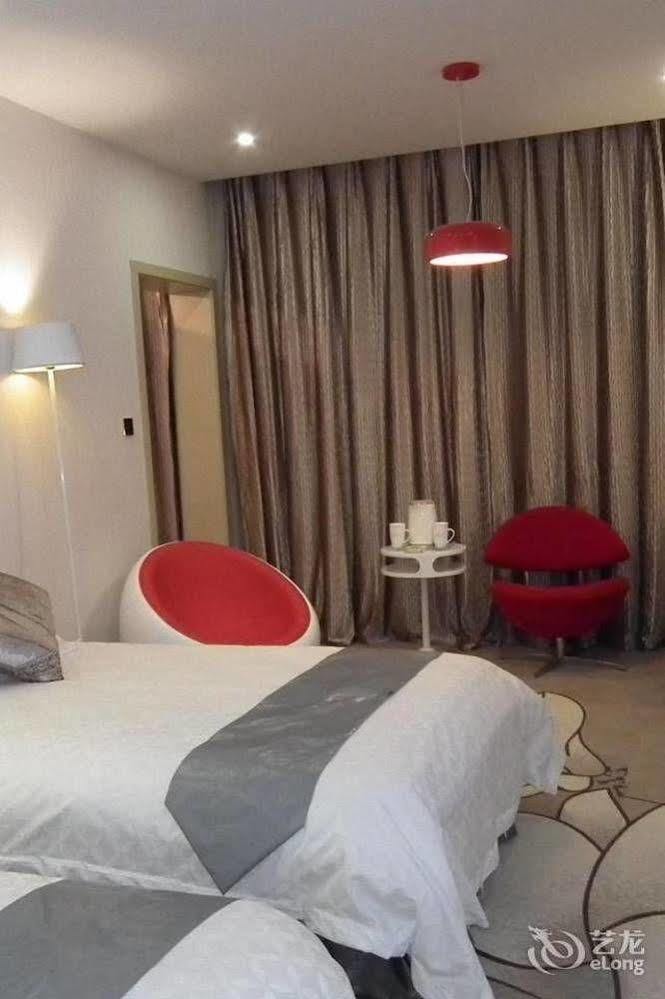 Victoria Hotel Λουό Γιανγκ Εξωτερικό φωτογραφία